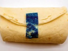 Вчені створили першу у світі їстівну клейку стрічку