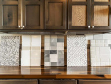 10 советов о том, как выбрать идеальную каменную плитку для кухни