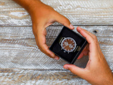 Чому не можна дарувати годинник