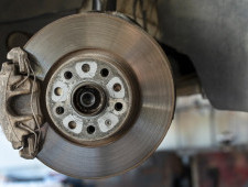 Гальмівний диск: роль у гальмуванні та знос