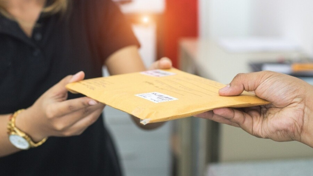 Кур'єрські пакети: типи, функції та особливості