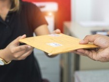 Кур'єрські пакети: типи, функції та особливості